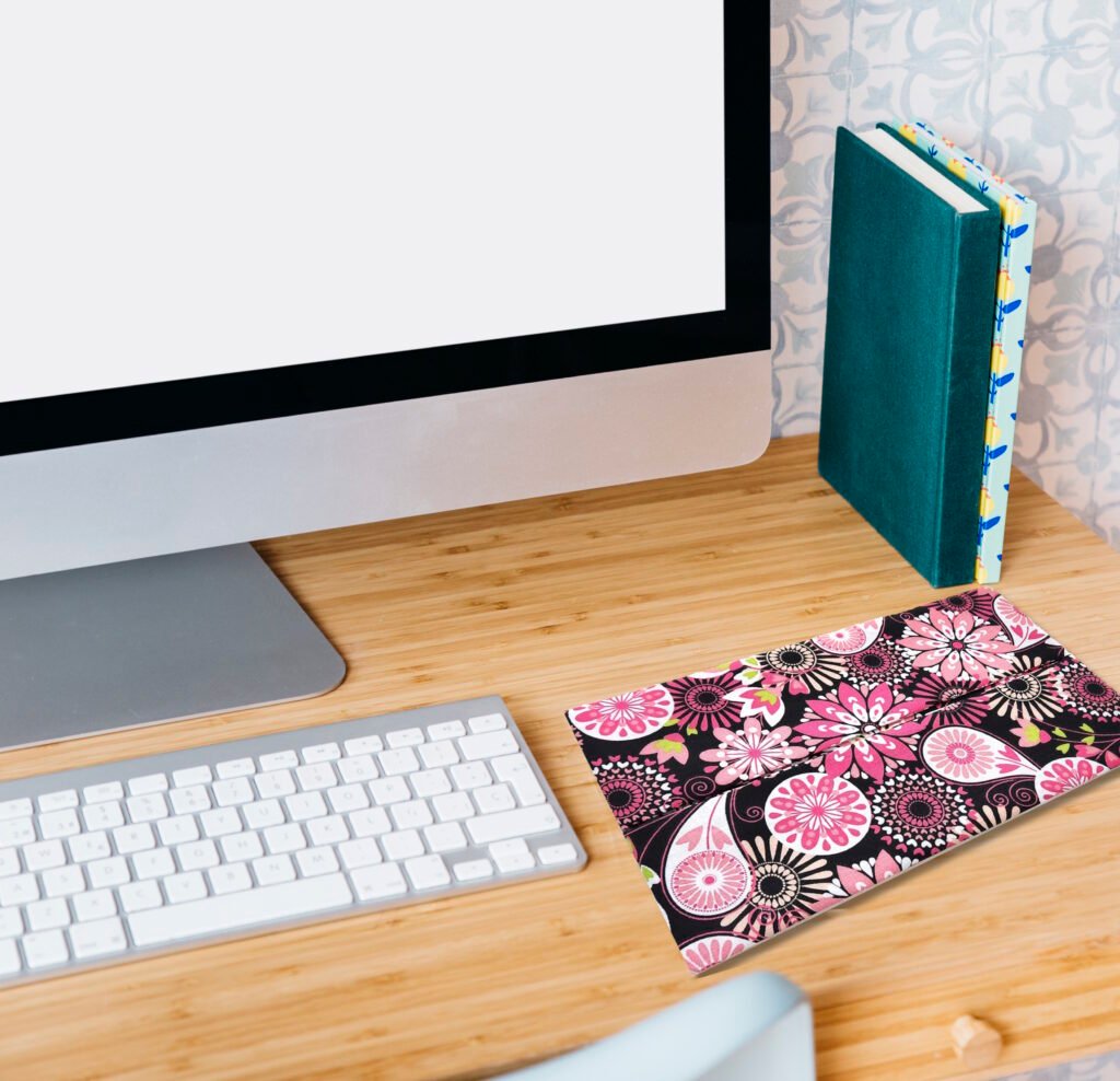 facial tissues pouch on desktop